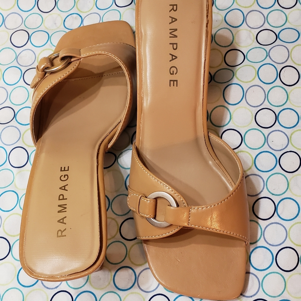 Tan sandles